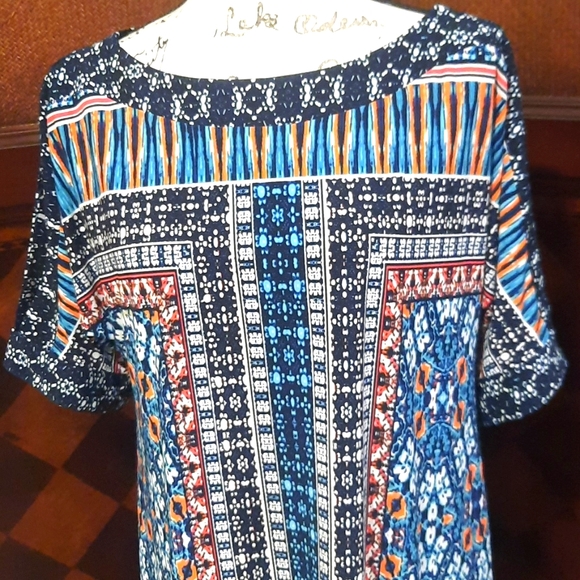 Cold Shoulder Geometric Print Dress - Picture 2 of 9